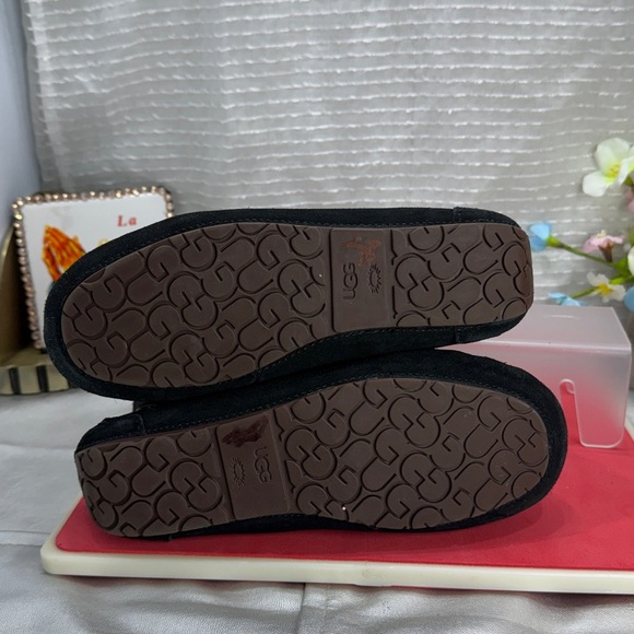 (K1) UGG ALENA Children's Moccasin Black Suede Slippers Youth Size 2 - Picture 6 of 11